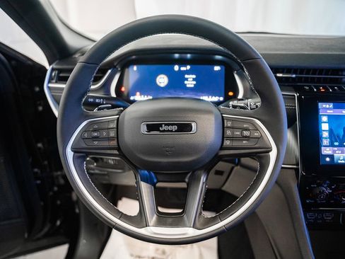 New 2025 Jeep Grand Cherokee image 28