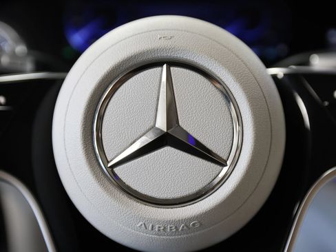 Used 2023 Mercedes-Benz EQS 580 4MATIC SUV image 37