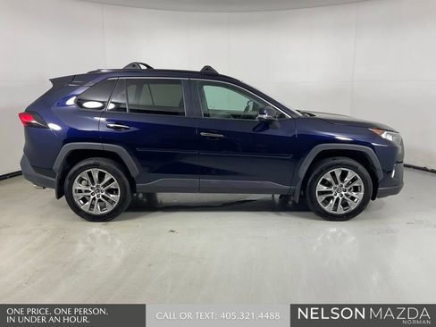 Used 2019 Toyota RAV4 Limited FWD image 5