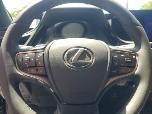 Certified 2024 Lexus ES 350 w/ Premium Package image 19