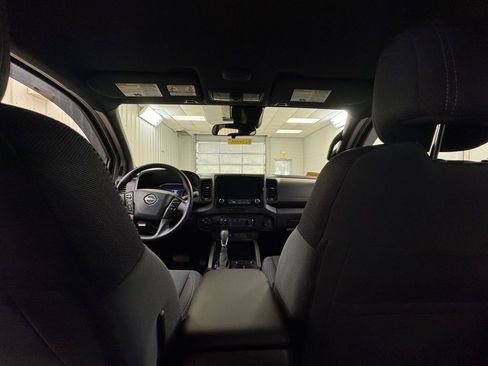 Used 2023 Nissan Frontier SV w/ Midnight Edition Package image 23