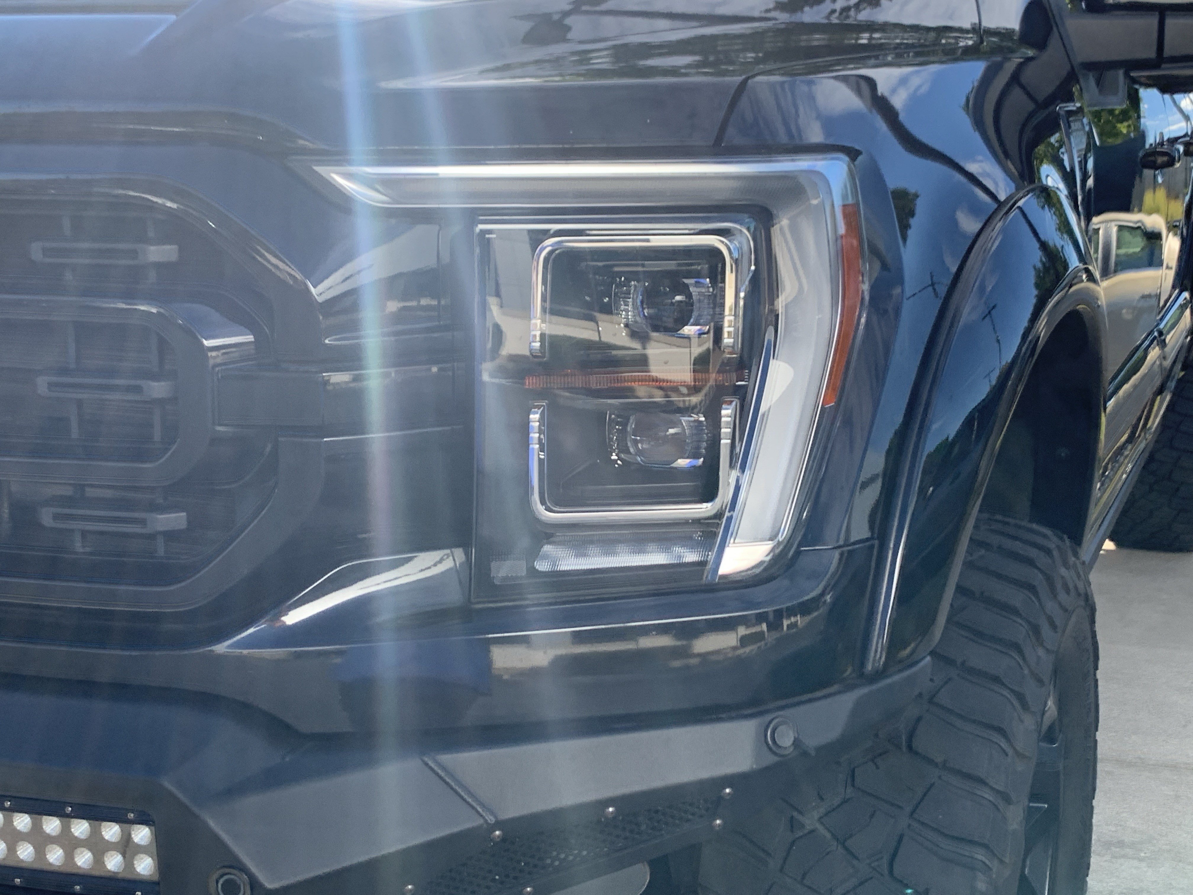 Used 2022 Ford F150 Lariat w/ Equipment Group 502A High AWD/4WD image 6