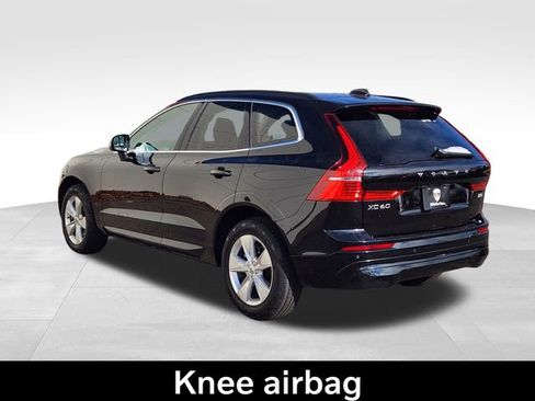 Certified 2022 Volvo XC60 B5 Momentum image 7
