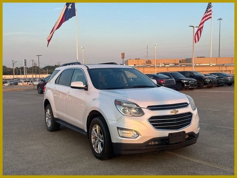 Used 2017 Chevrolet Equinox LT FWD image 1
