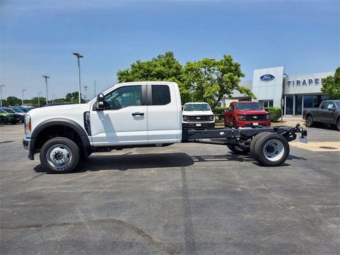 New 2025 Ford F450 XL w/ XL Chrome Package image 3