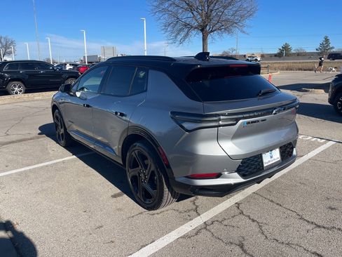New 2025 Chevrolet Equinox EV RS image 6