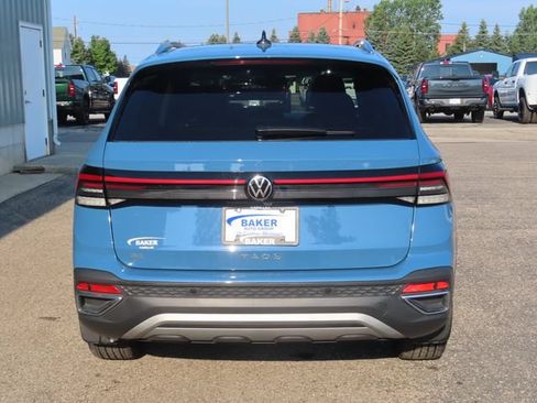 Used 2025 Volkswagen Taos SE FWD image 10