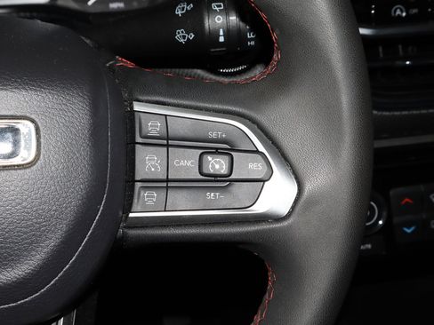 Used 2024 Jeep Compass Trailhawk image 28