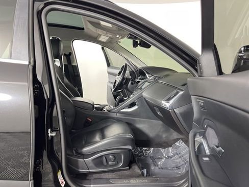 Used 2020 Jaguar E-PACE SE image 41