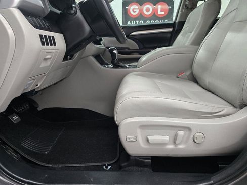 Used 2016 Toyota Highlander XLE FWD image 9