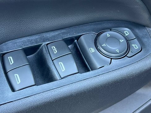 Used 2020 Chevrolet Equinox LT FWD image 14