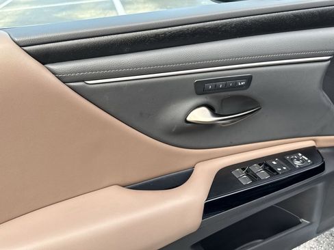 Used 2025 Lexus ES 350 w/ Premium Package image 29
