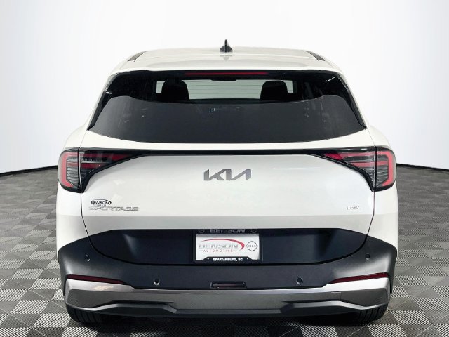 Used 2026 Kia Sportage LX FWD image 8