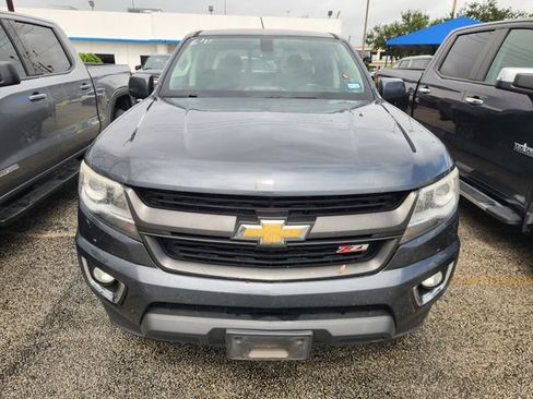Used 2017 Chevrolet Colorado Z71 RWD image 2