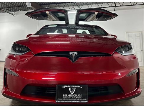 Used 2025 Tesla Model X AWD/4WD image 3