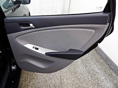 Used 2014 Hyundai Accent GS FWD image 12