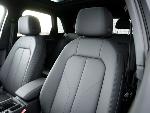 New 2025 Audi Q3 2.0T Premium image 23