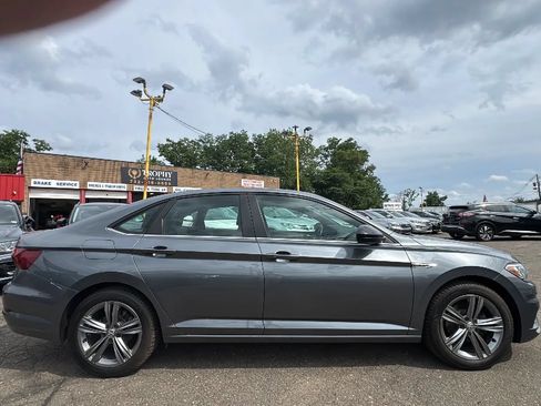 Used 2020 Volkswagen Jetta R-Line w/ R-Line Cold Weather Package FWD image 4