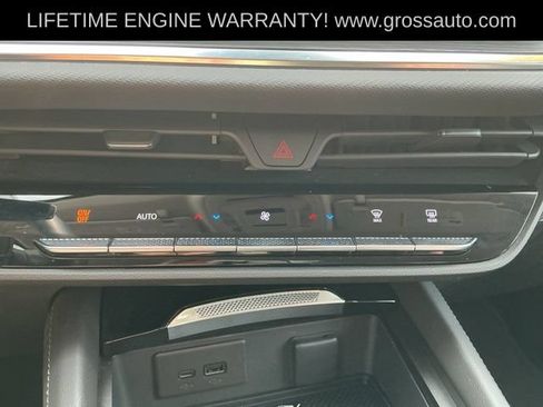 Used 2025 Buick Envision Preferred AWD/4WD image 19