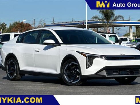 New 2025 Kia K4 EX image 1