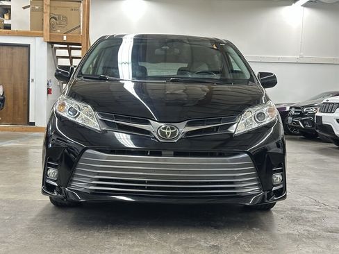Used 2019 Toyota Sienna XLE FWD image 7