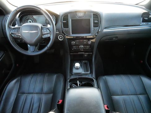 Used 2017 Chrysler 300 S image 10