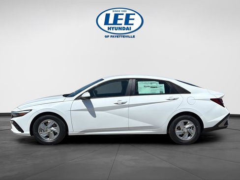 New 2026 Hyundai Elantra SE FWD image 6
