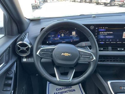 Used 2025 Chevrolet Equinox LT w/ Convenience Package II FWD image 23