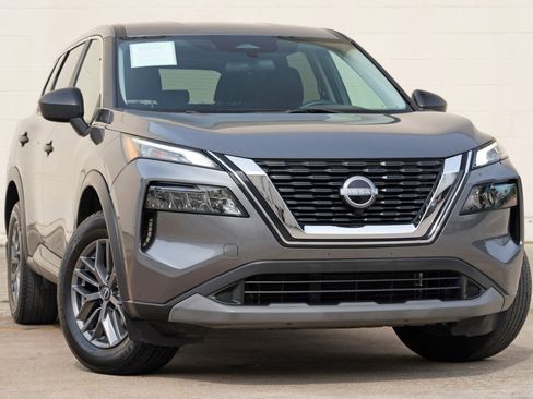 Used 2023 Nissan Rogue S FWD image 2