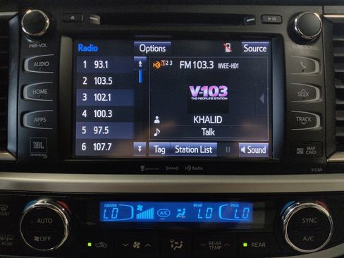 Used 2019 Toyota Highlander Limited AWD/4WD image 25