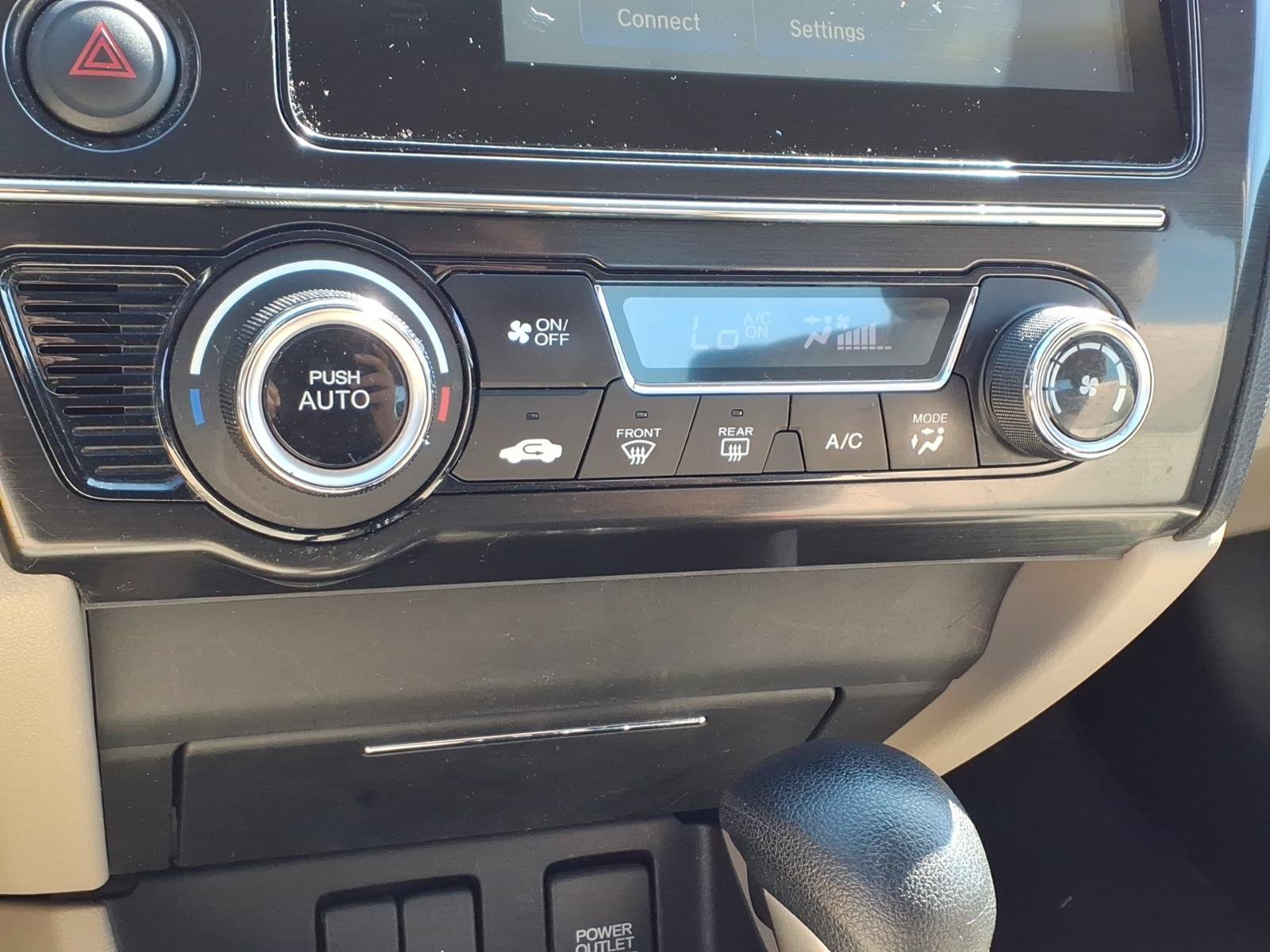 Used 2015 Honda Civic SE image 13