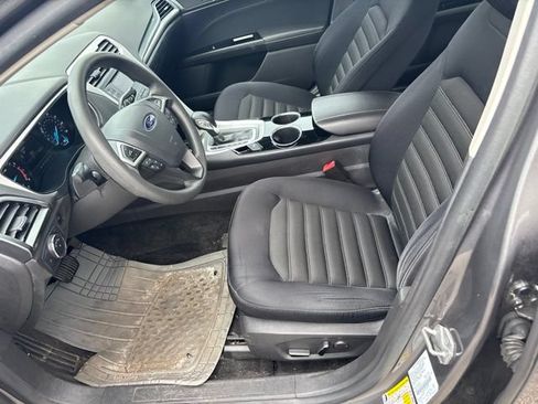 Used 2014 Ford Fusion SE FWD image 5