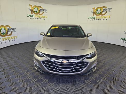 Used 2024 Chevrolet Malibu LT FWD image 2