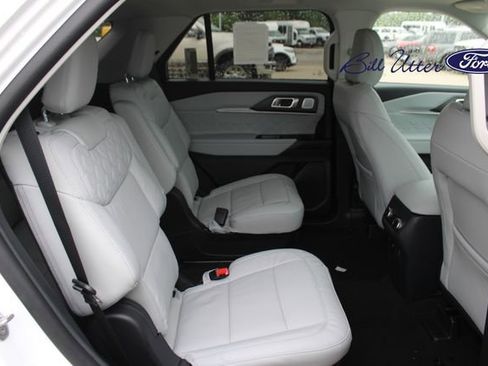New 2026 Ford Explorer Platinum image 9