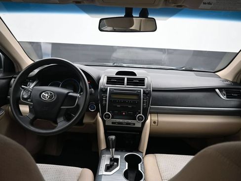 Used 2012 Toyota Camry LE FWD image 34