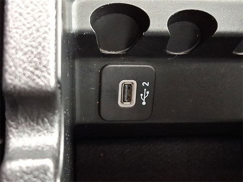 Used 2021 Jeep Cherokee Limited image 27