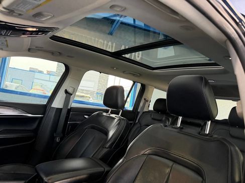 Used 2022 Jeep Grand Cherokee L Limited AWD/4WD image 16