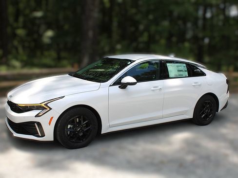 New 2026 Kia K5 LXS FWD image 4