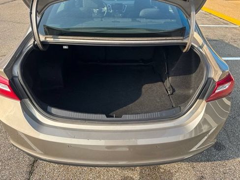 Used 2024 Chevrolet Malibu LT FWD image 13