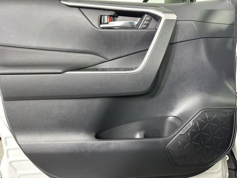 Used 2023 Toyota RAV4 XLE Premium image 23