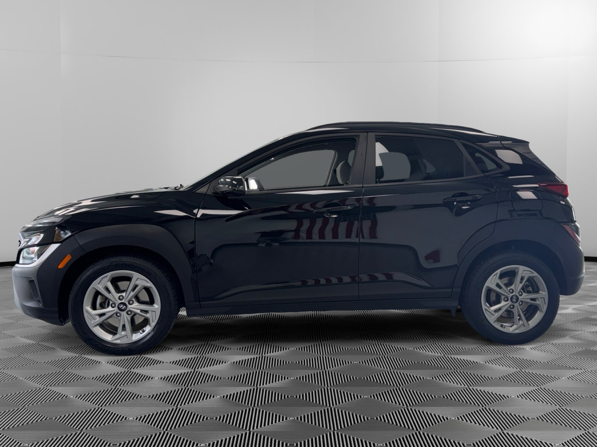 Used 2023 Hyundai Kona SEL w/ Cargo Package AWD/4WD image 5