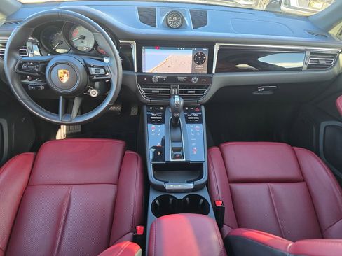 Used 2024 Porsche Macan S image 11