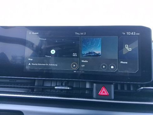 Used 2026 Kia Carnival FWD image 30
