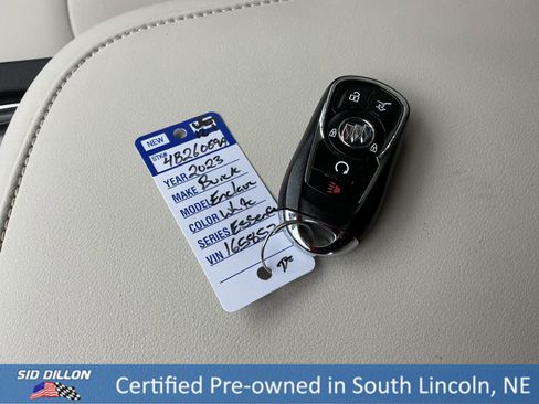 Used 2023 Buick Enclave Essence image 8