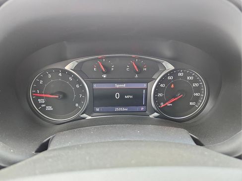 Used 2022 GMC Terrain SLT w/ LPO, 'HIT The Road' Package FWD image 19
