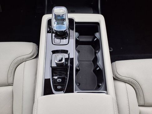 New 2026 Volvo XC90 B6 Ultra w/ Lounge Package AWD/4WD image 24