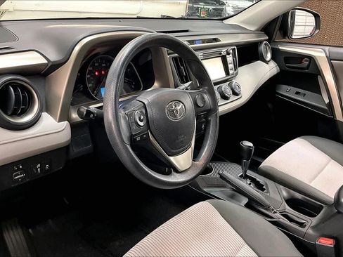 Used 2015 Toyota RAV4 LE image 17