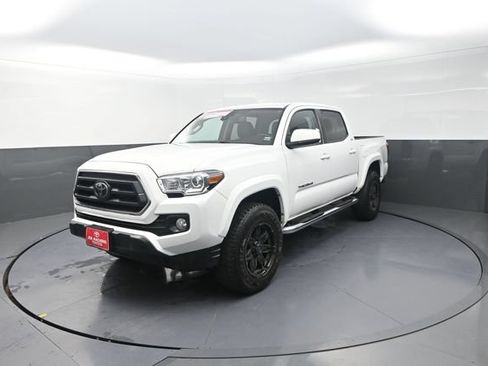 Used 2022 Toyota Tacoma SR5 AWD/4WD image 26