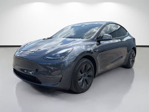 Used 2024 Tesla Model Y Long Range AWD/4WD image 7