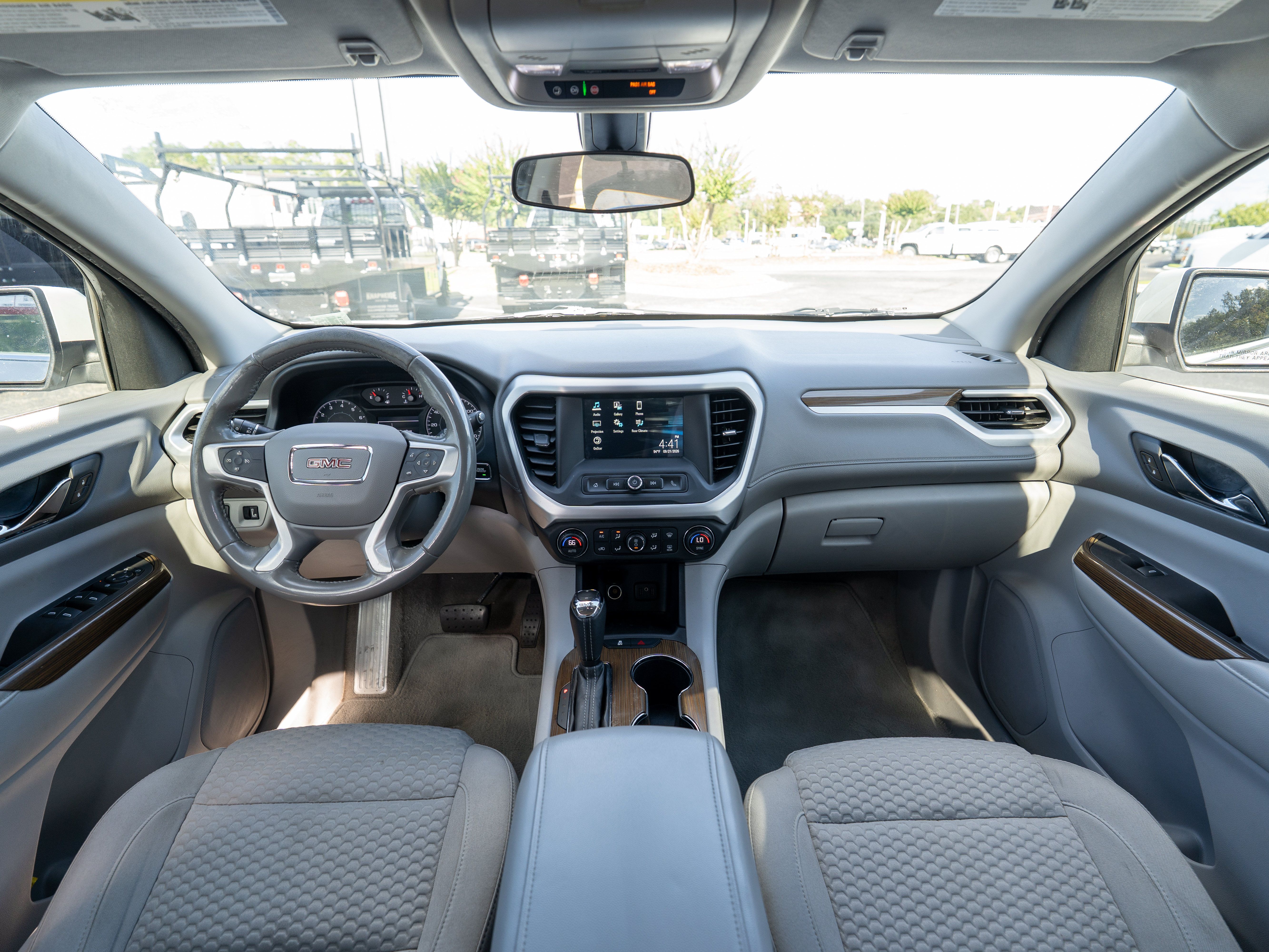 Used 2019 GMC Acadia SLE FWD image 15